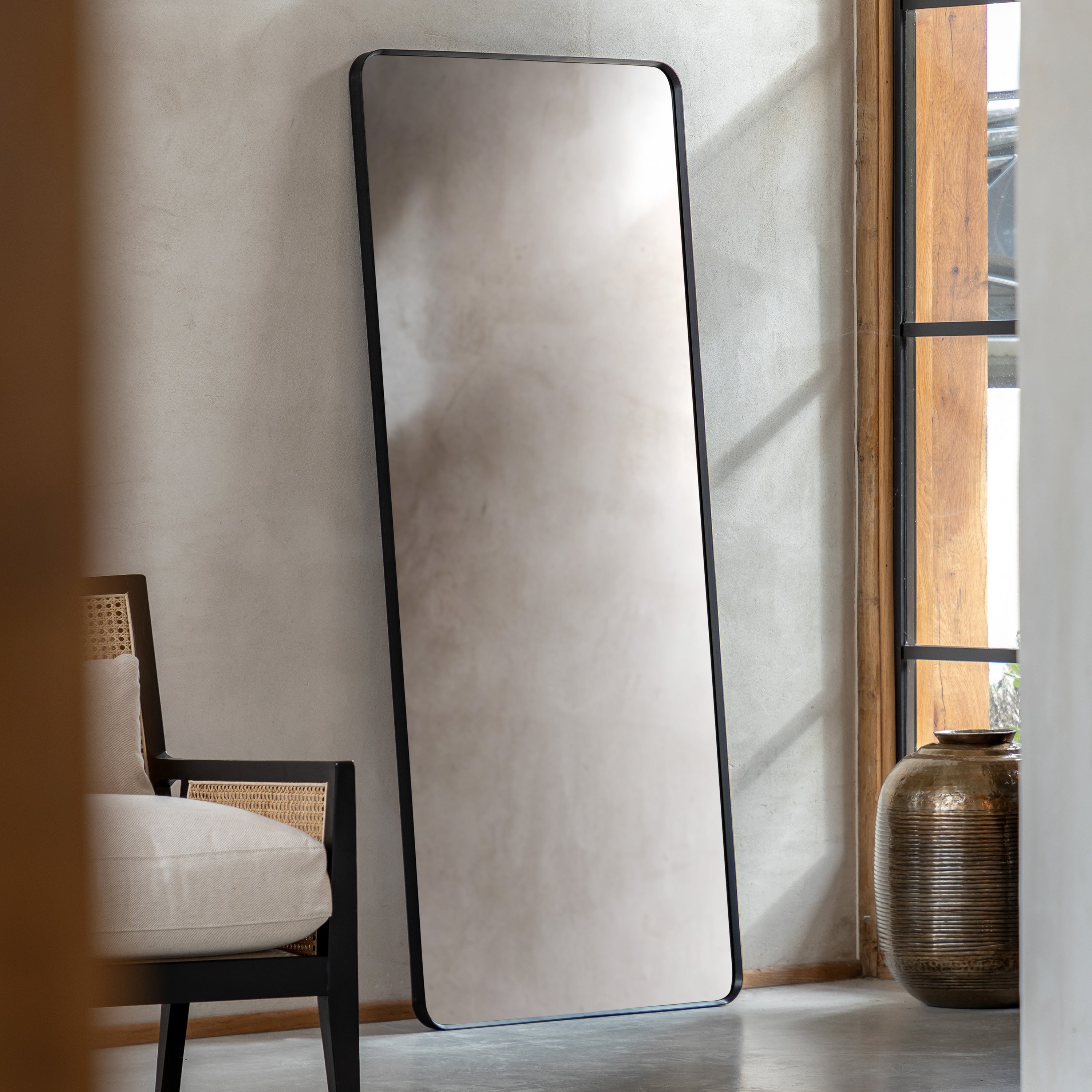 Holworth Leaner Mirror Black