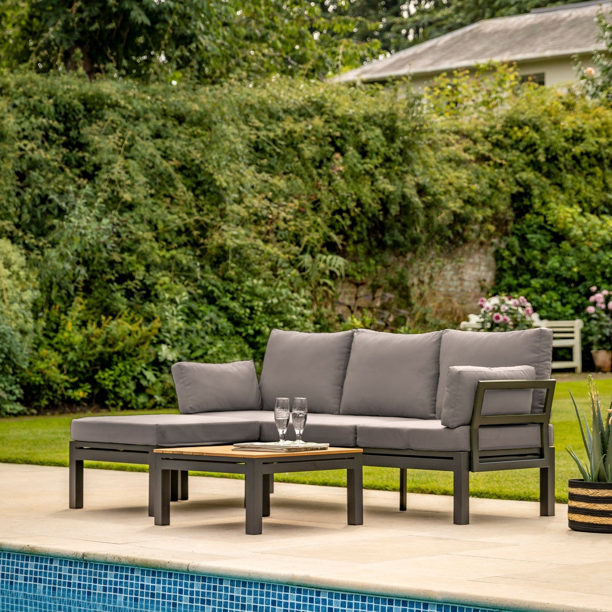 Pescara Lounge Set - hdesign - Outdoor Lounge Sets