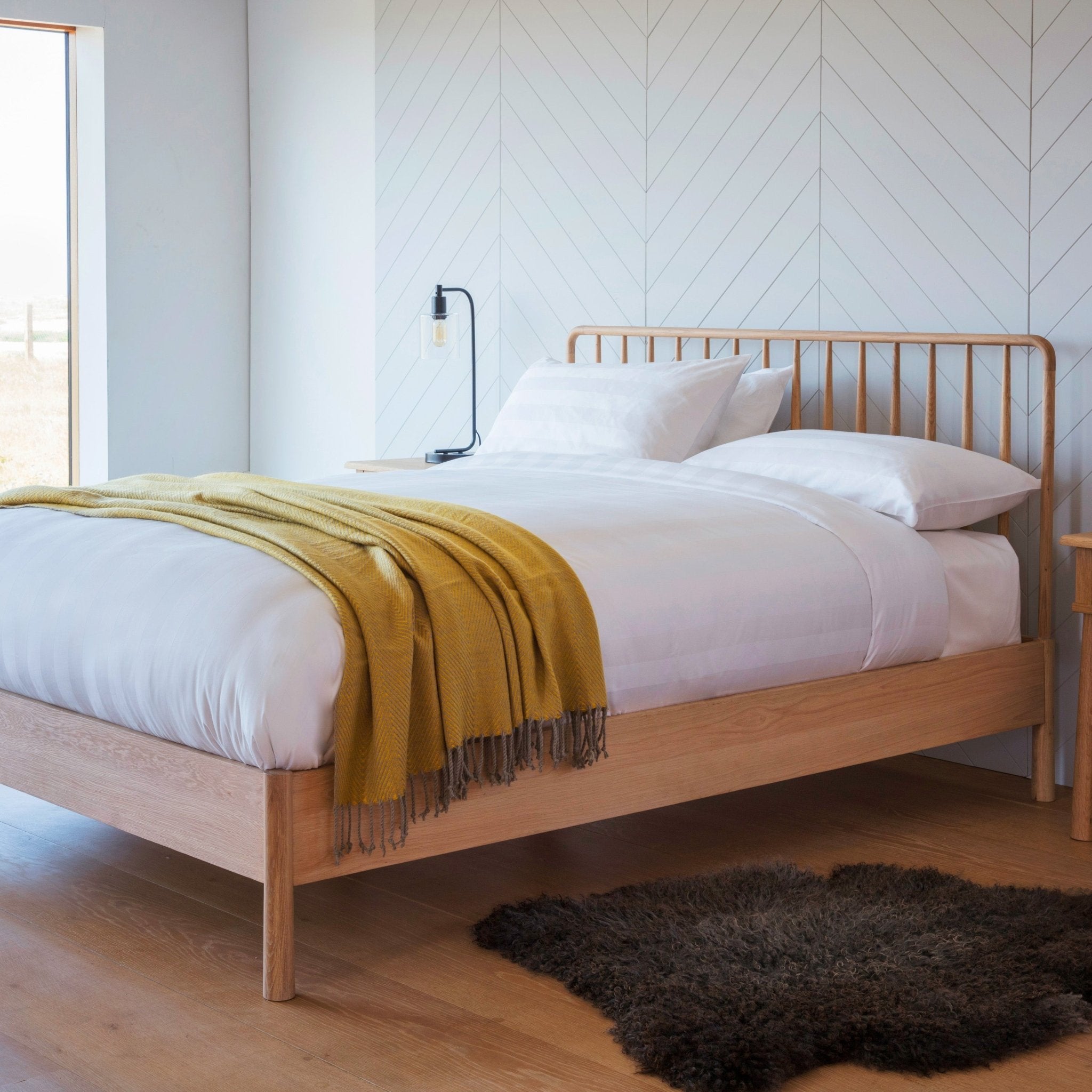 Wycombe Spindle Bed - King - hdesign - Kingsize Bedframes